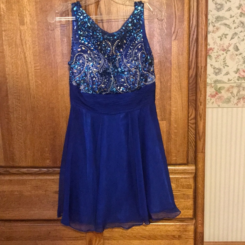 ARIA DRESS BLUE BEADED SLEEVELESS SIZE 6